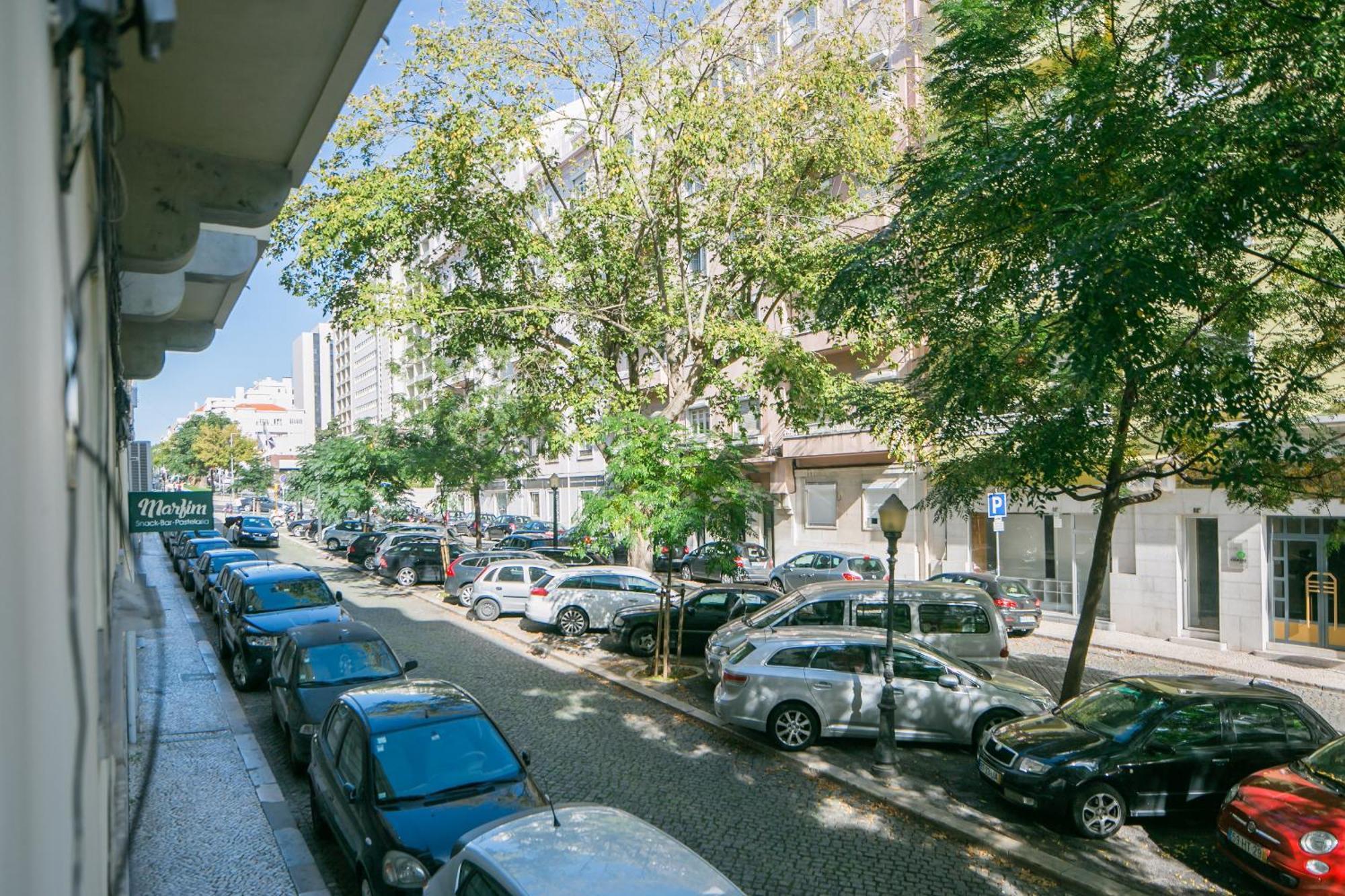 Apartament With A Terrace In The Heart Of Lisbon, 300 Bagian luar foto